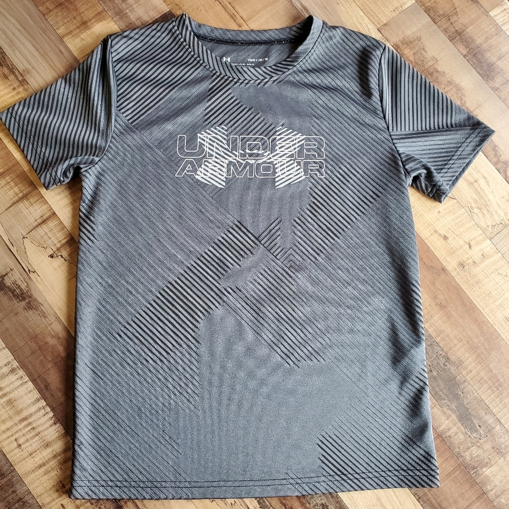 Under Armour gray logowear athletic top short sleeve loose fit top heatgear YMD